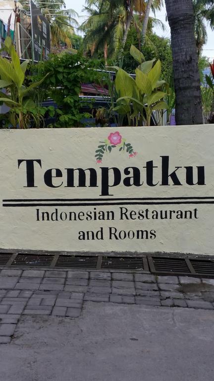 Tempatku Indonesian Restaurant And Rooms Сенггиги Экстерьер фото